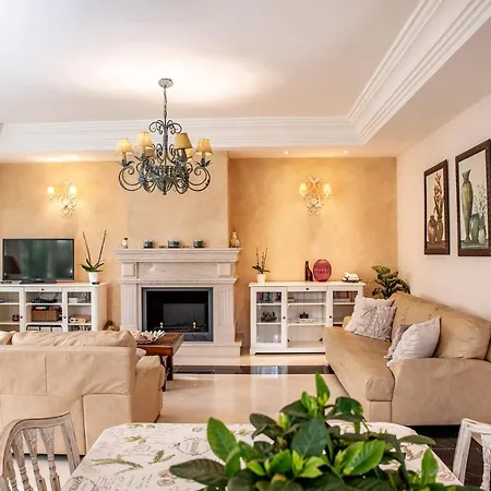 House In Puerto Banus And San Pedro 50m From The Sea With Private Pool Holiday home *