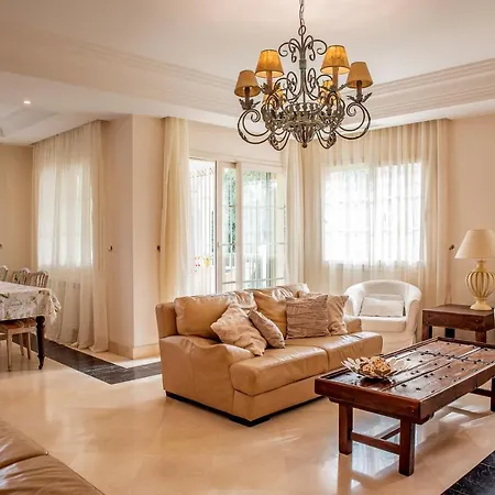 House In Puerto Banus And San Pedro 50m From The Sea With Private Pool